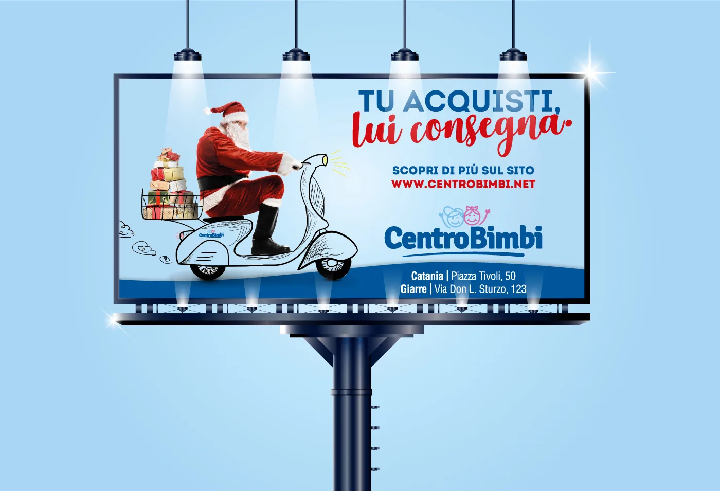 Affissione di Natale Centro Bimbi: Babbo Natale in scooter e il titolo Tu acquisti, lui consegna