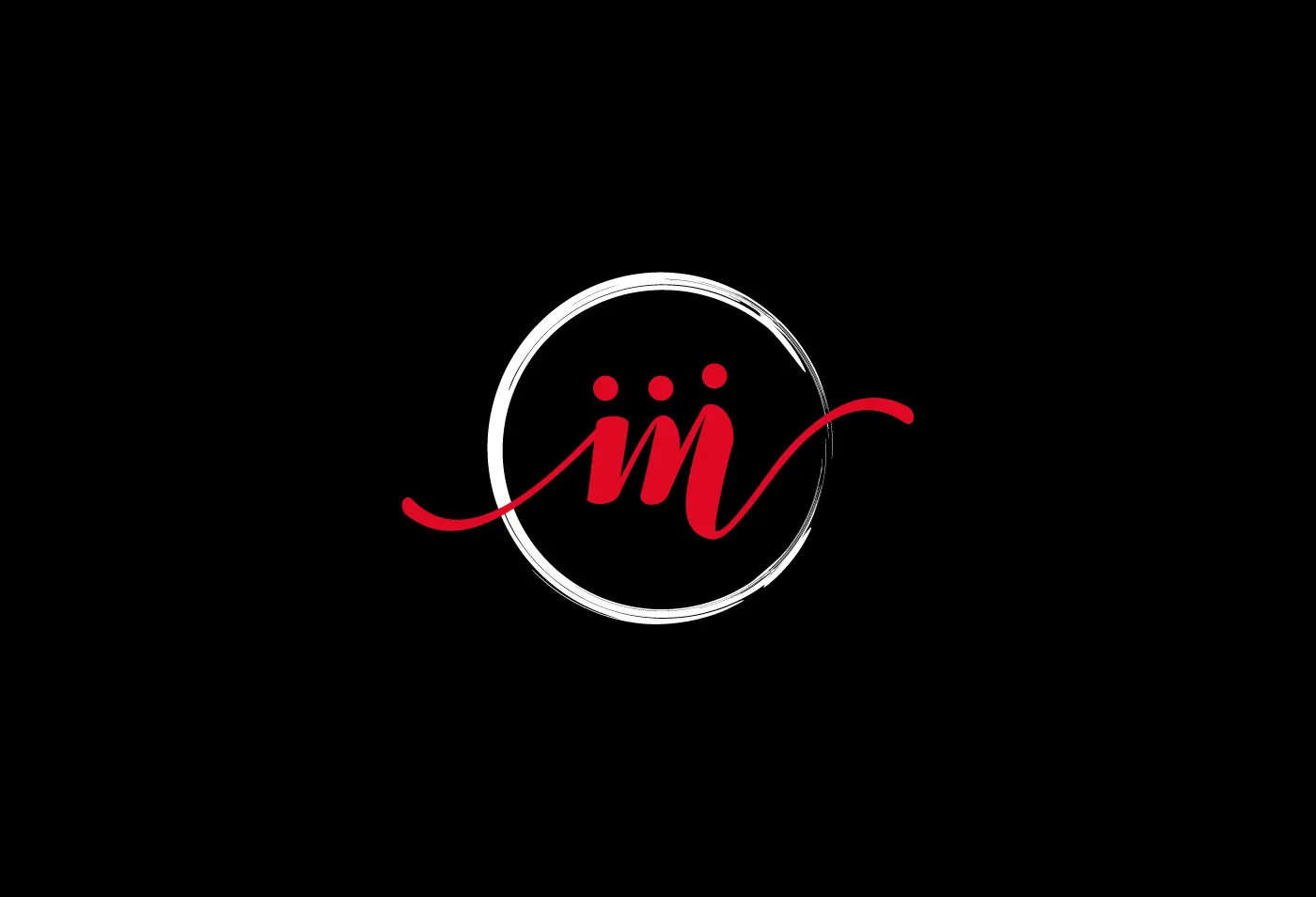 Logo Modarea: m rossa in corsivo con tre punti dentro un cerchio bianco, su fondo nero