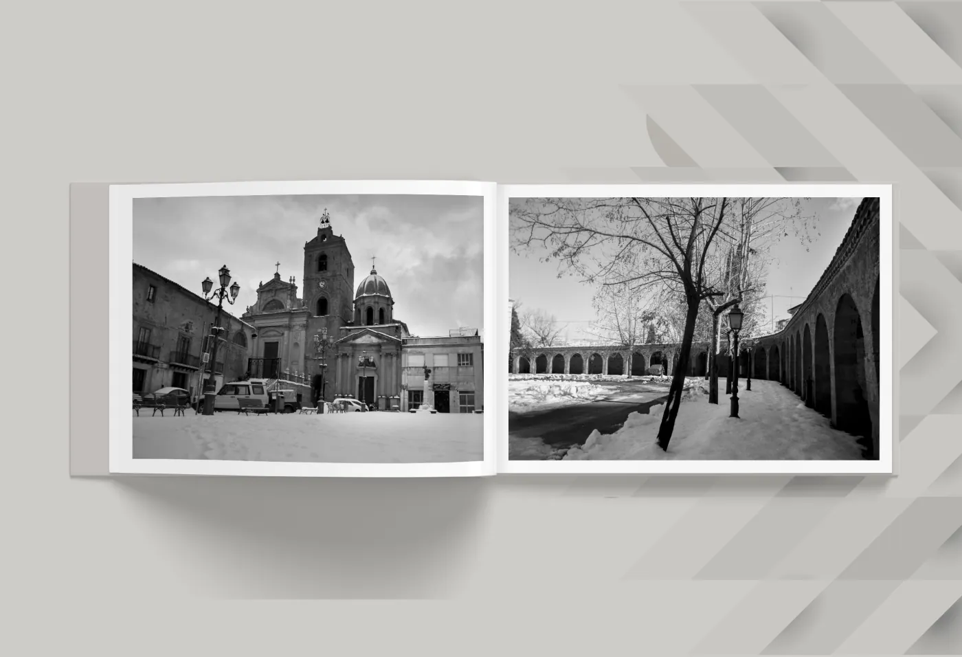 Doppia pagina con due fotografie in bianco e nero: una chiesa e un porticato innevati